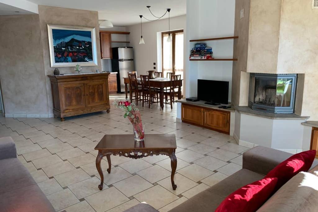 Cozy House On Iseo Lake Fonteno Bagian luar foto