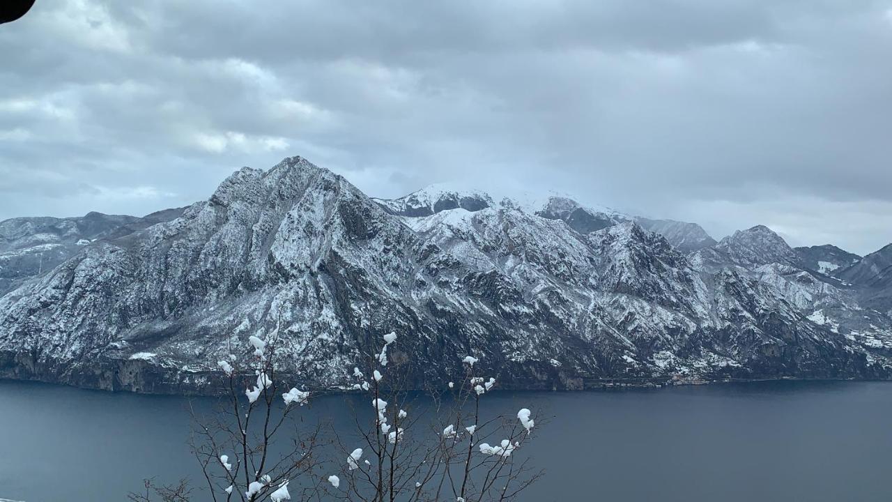 Cozy House On Iseo Lake Fonteno Bagian luar foto